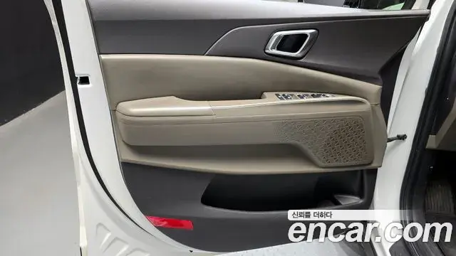 Kia Carnival 2024 — ფოტო 23/30