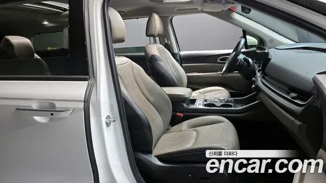 Kia Carnival 2024 — ფოტო 17/30