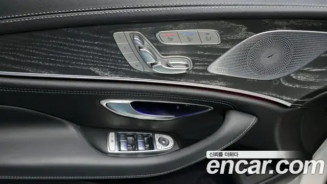 Mercedes-Benz CLS-Class 2020 — Photo 21/30