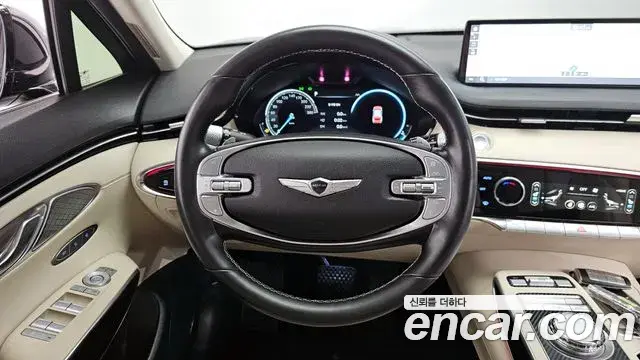 Genesis GV70 2022 — ფოტო 14/20