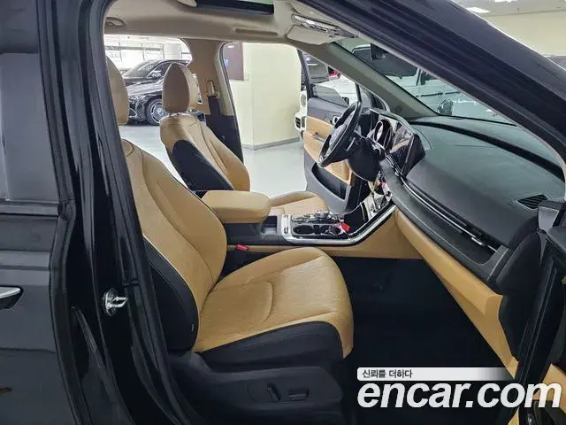 Kia Carnival 2022 — Photo 7/20
