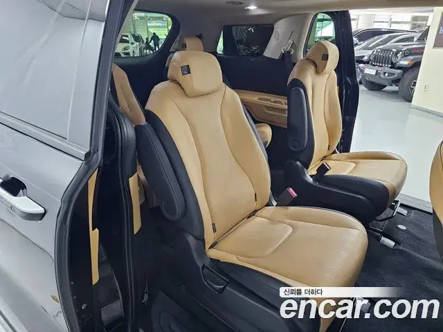 Kia Carnival 2022 — Photo 15/20