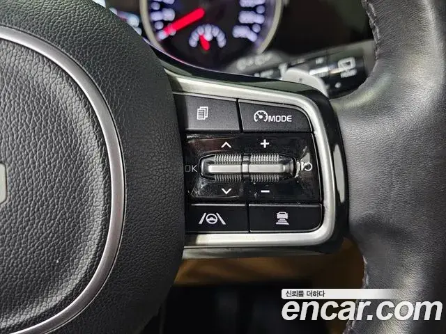 Kia Carnival 2022 — Photo 14/20