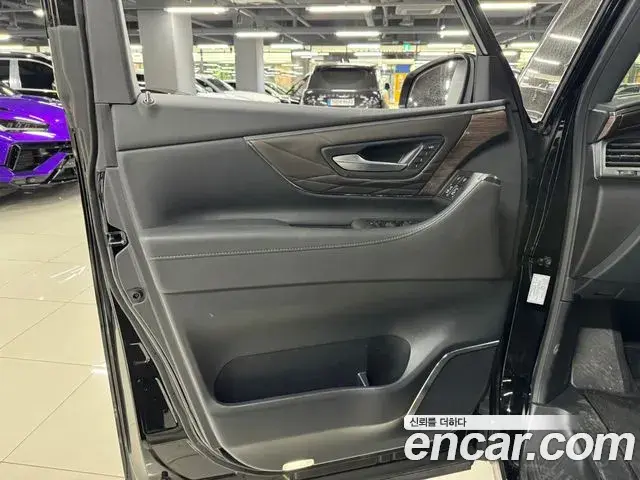 Toyota Alphard 2024 — Şəkil 8/14