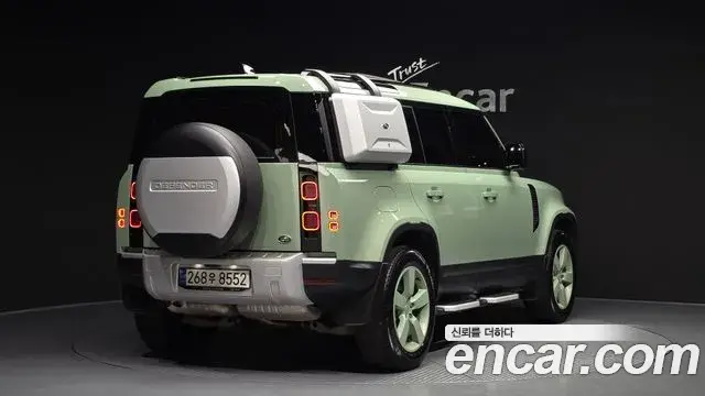 Land Rover Defender 2023 — ფოტო 5/33