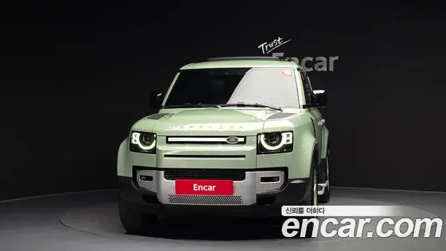 Land Rover Defender 2023 — ფოტო 32/33