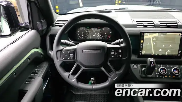 Land Rover Defender 2023 — ფოტო 18/33