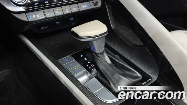 Hyundai The New Avante Hybrid 2021 — ფოტო 6/20