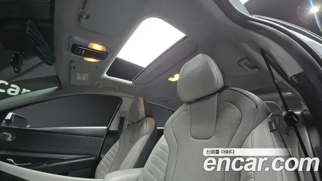 Hyundai The New Avante Hybrid 2021 — ფოტო 1/20