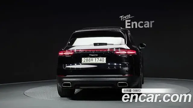 Porsche Cayenne 2020 — Photo 17/32