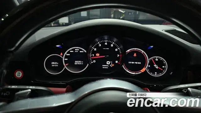 Porsche Cayenne 2020 — Photo 19/32