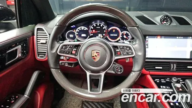 Porsche Cayenne 2020 — Photo 30/32