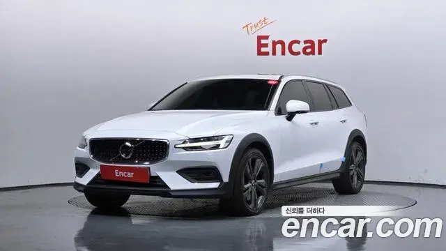 Volvo V60 Cross Country 2019 — ფოტო 9/20