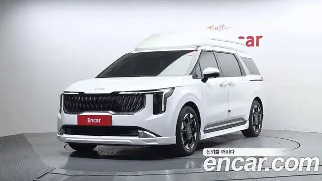 Kia Carnival 2025 — Фото 1/20