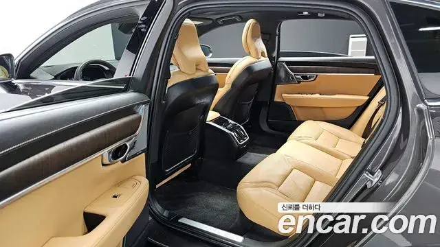 Volvo S90 2022 — ფოტო 8/20