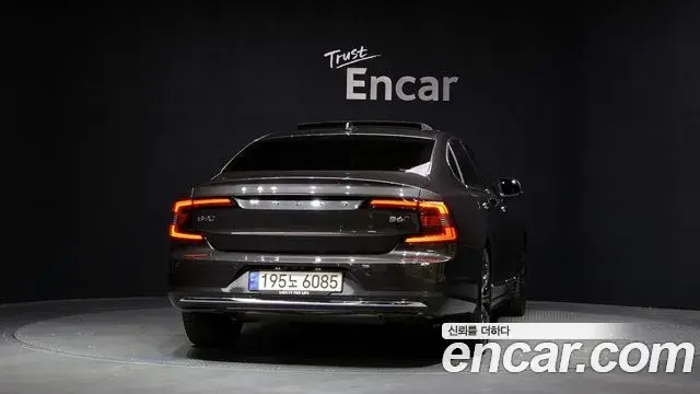 Volvo S90 2022 — ფოტო 25/33