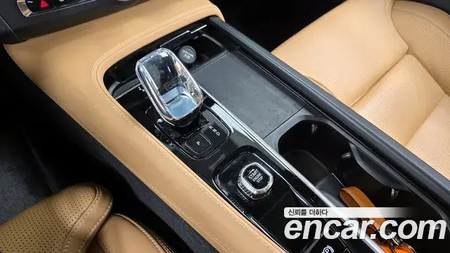 Volvo S90 2022 — ფოტო 27/33