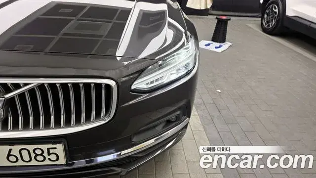 Volvo S90 2022 — ფოტო 21/33