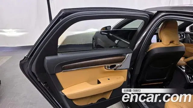 Volvo S90 2022 — ფოტო 22/33