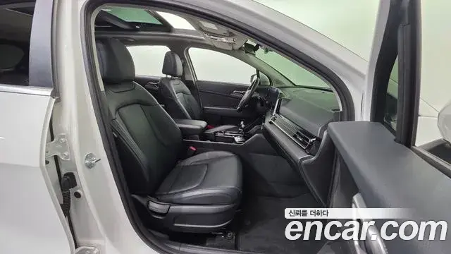 Kia Sportage 2023 — Фото 10/20