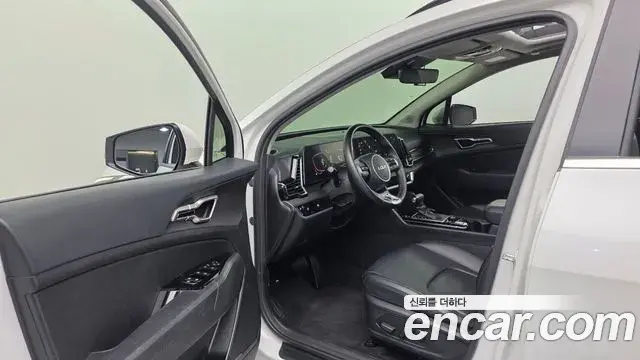 Kia Sportage 2023 — Фото 12/20