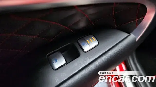 Genesis G70 2018 — ფოტო 4/20