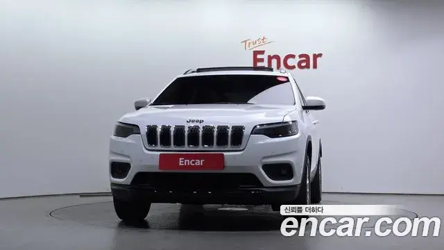 Jeep Cherokee 2019 — Фото 3/20