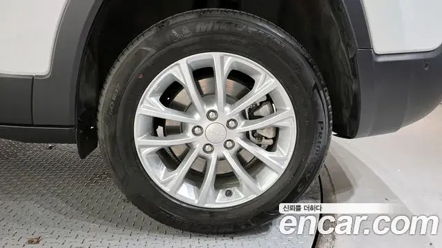 Jeep Cherokee 2019 — Şəkil 14/30