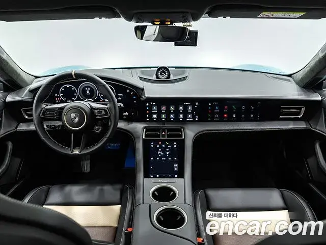 Porsche Taycan 2025 — Photo 14/20