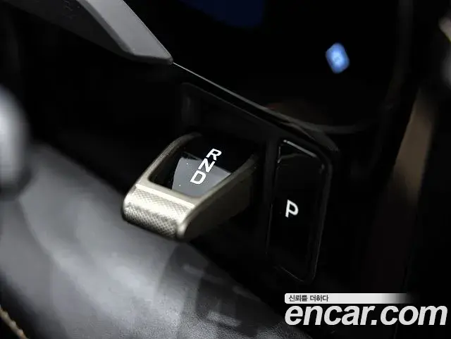 Porsche Taycan 2025 — Photo 11/20