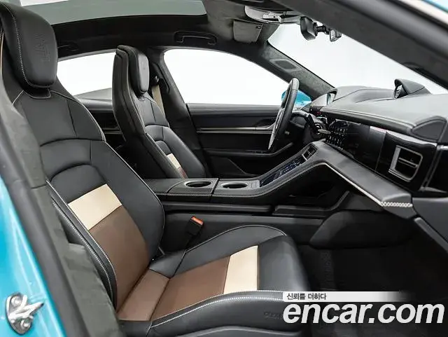 Porsche Taycan 2025 — Photo 5/20