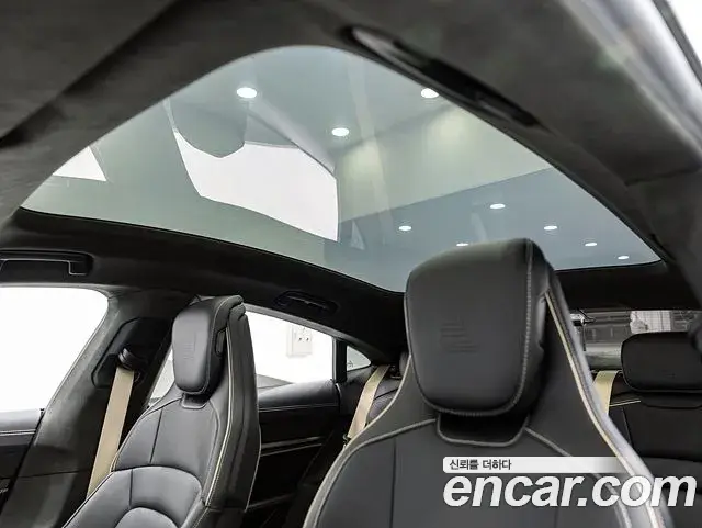 Porsche Taycan 2025 — Photo 20/20