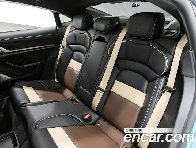 Porsche Taycan 2025 — Photo 2/20
