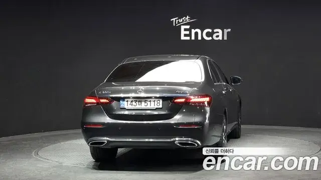 Mercedes-Benz E-Class 2021 — Фото 3/20