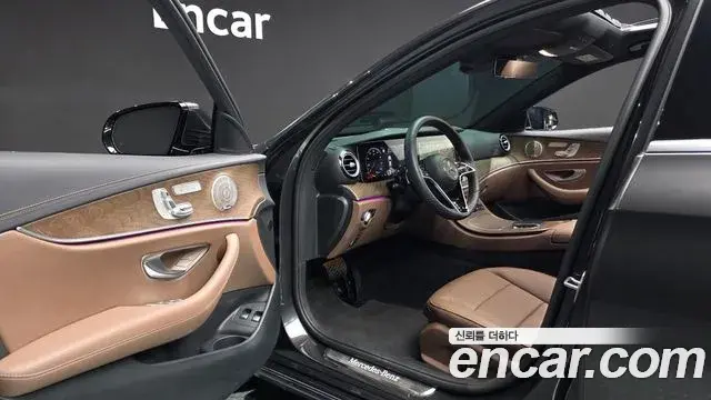Mercedes-Benz E-Class 2021 — Фото 9/20