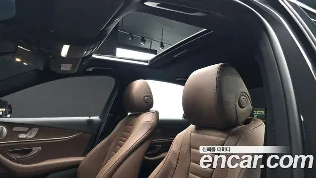 Mercedes-Benz E-Class 2021 — Фото 15/20