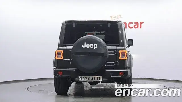 Jeep Wrangler 2018 — Şəkil 16/20