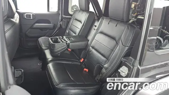 Jeep Wrangler 2018 — Şəkil 11/20