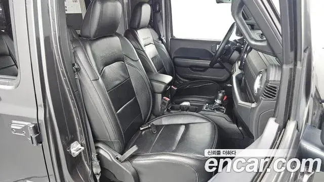 Jeep Wrangler 2018 — Şəkil 7/20