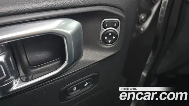 Jeep Wrangler 2018 — Şəkil 17/20