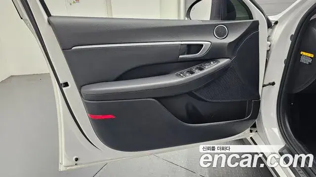 Hyundai Sonata Hybrid 2020 — Şəkil 16/33