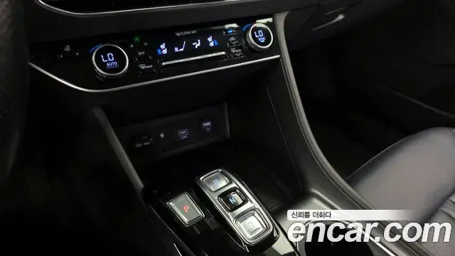 Hyundai Sonata Hybrid 2022 — ფოტო 20/33