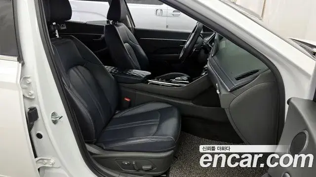 Hyundai Sonata Hybrid 2022 — ფოტო 16/33