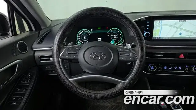 Hyundai Sonata Hybrid 2022 — ფოტო 24/33