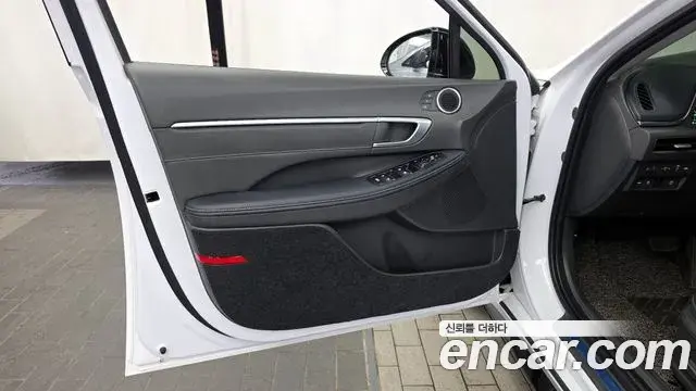 Hyundai Sonata Hybrid 2022 — ფოტო 25/33