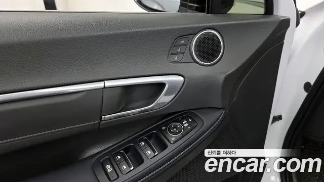 Hyundai Sonata Hybrid 2022 — ფოტო 19/33