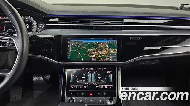 Audi A8 2021 — ფოტო 22/31
