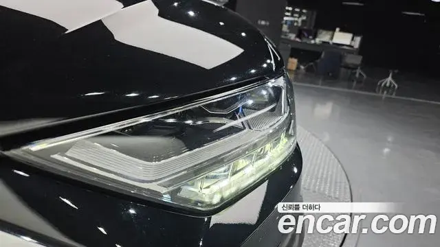 Audi A8 2021 — ფოტო 6/31