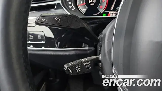 Audi A8 2021 — ფოტო 26/31