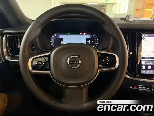 Volvo V60 Cross Country 2025 — Şəkil 14/20